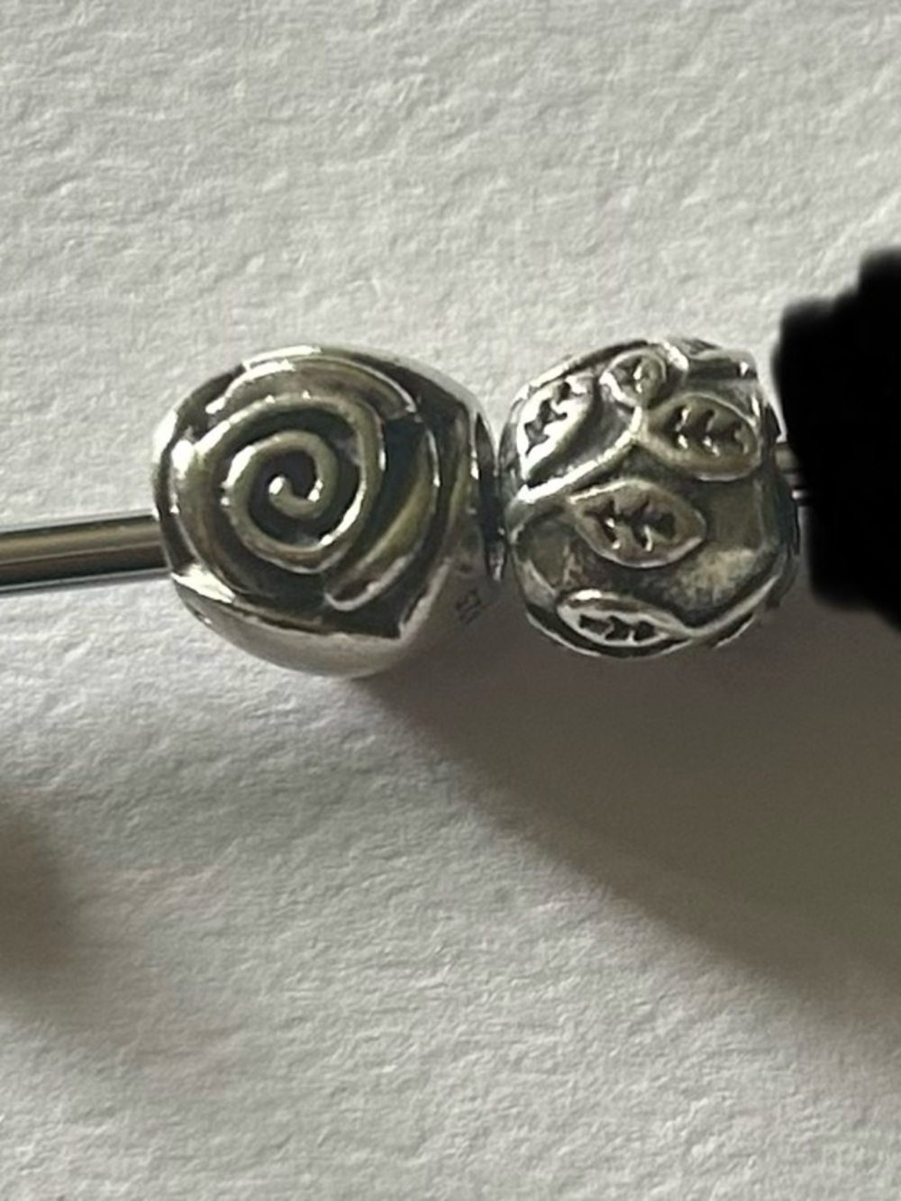 Pandora rose & vine leaves charms